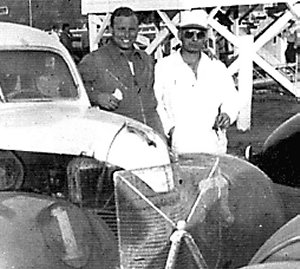Pritchett and mechanic Jack Edwards prior to a 1947 race.