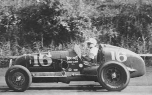 George Robson at speed at Lakewood, 1946.  Photo courtesy GARHOFA